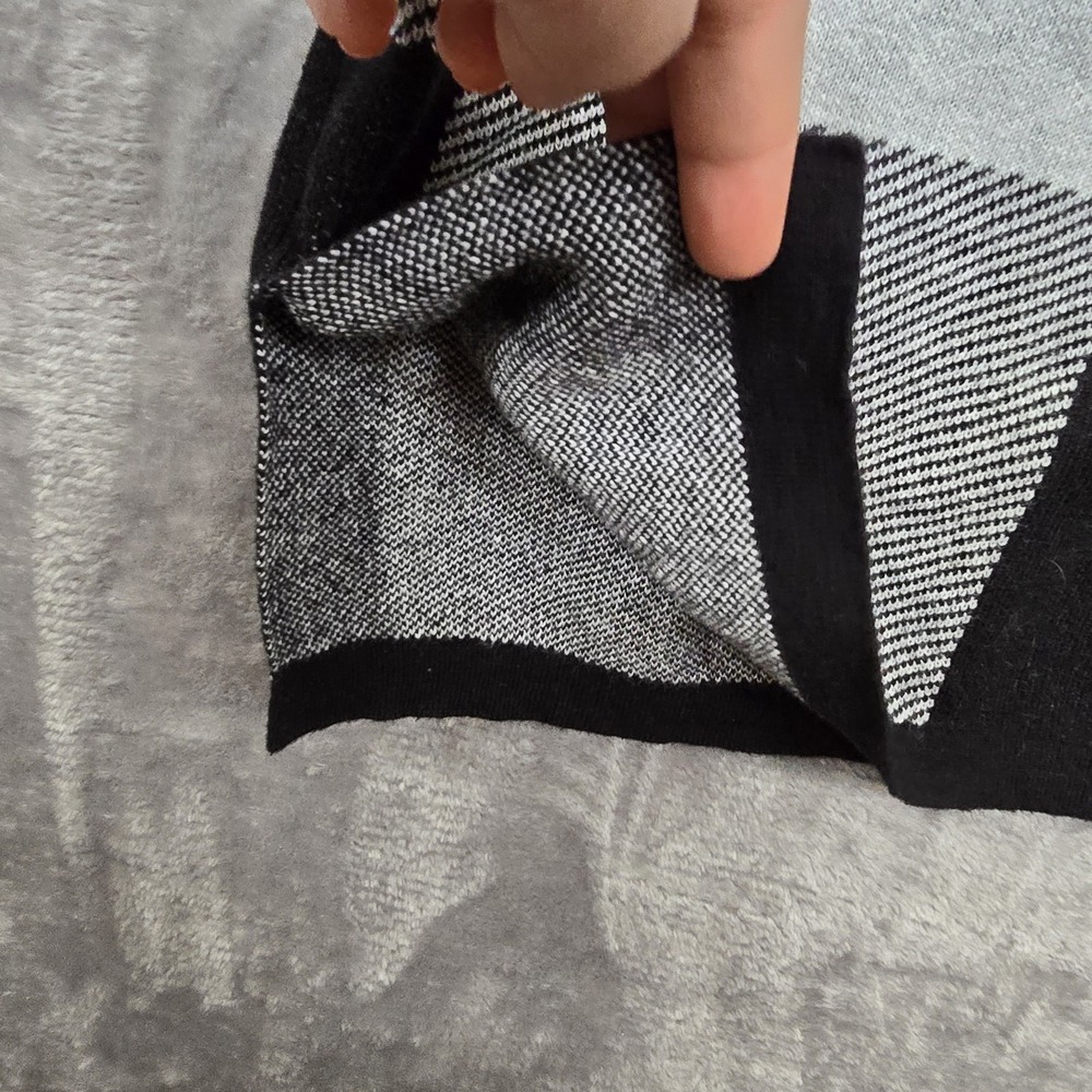 Chico's Zenergy Black White Cotton Cashmere Mock Neck Tank Top Women Sz 0 Small - Picture 3 of 4